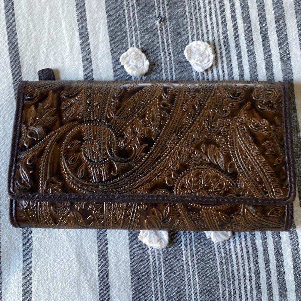 Relic trifold wallet